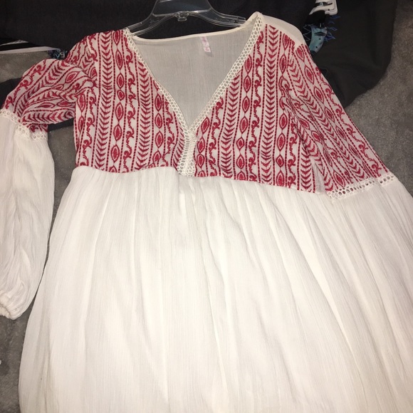 Women’s name brand clothes bundle - Picture 5 of 8